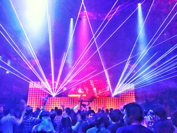 Louez l'éclairage idéal pour vos événements à Annecy