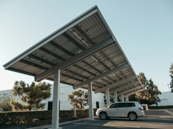 Les aides financières à ne pas manquer pour un carport solaire